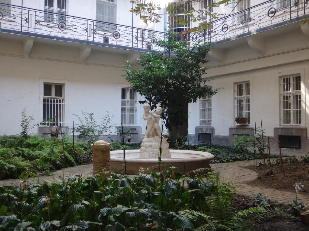M Apartments - Downtown Budapest Rum bild